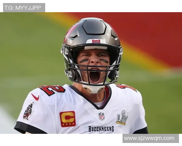 美式足球明星汤姆的传奇人生与赛场辉煌成就揭秘